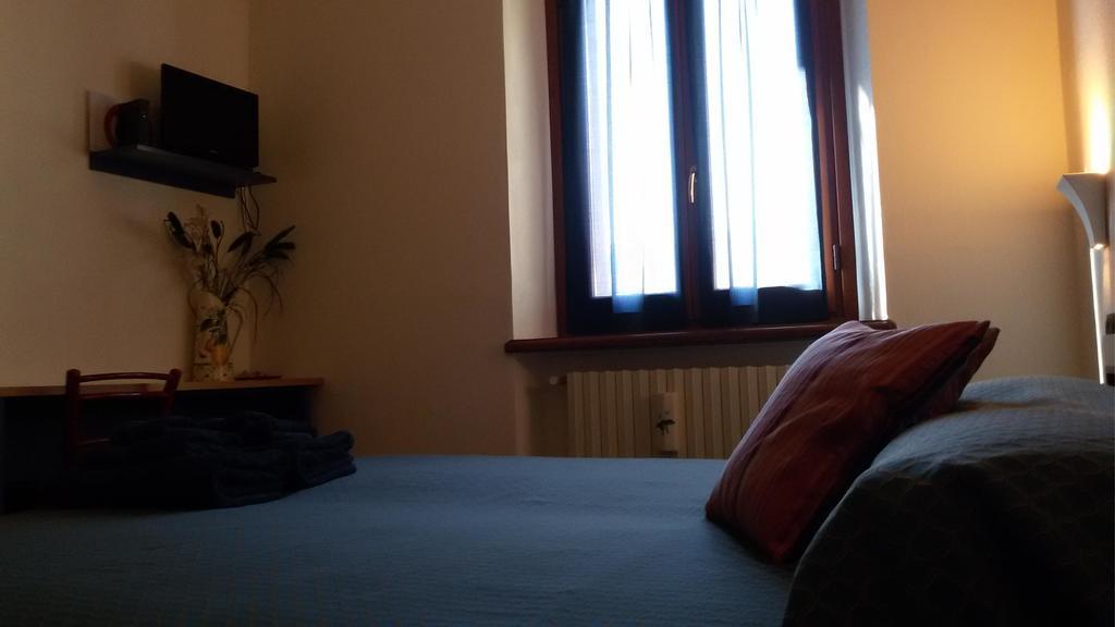 Villa Il Grappolo In Langa Monastero Bormida Camera foto